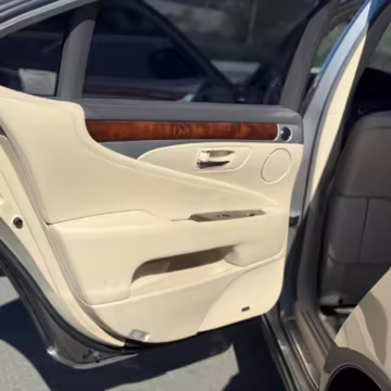 2017 Lexus LS 460 L — photo 22