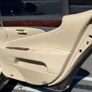 2017 Lexus LS 460 L — photo 23