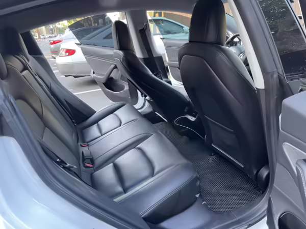 2019 Tesla Model 3 Performance — photo 31
