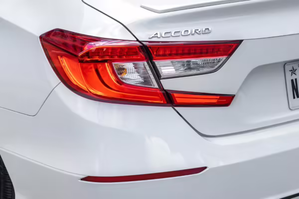 2020 Honda Accord 2.0T Sport — photo 6