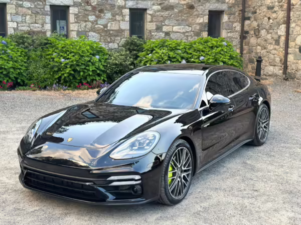 2023 Porsche Panamera Turbo S E-Hybrid — photo 17