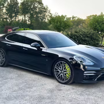 2023 Porsche Panamera Turbo S E-Hybrid — photo 59