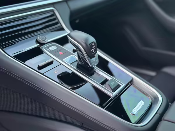 2023 Porsche Panamera Turbo S E-Hybrid — photo 13