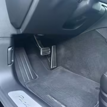 2023 Porsche Panamera Turbo S E-Hybrid — photo 58