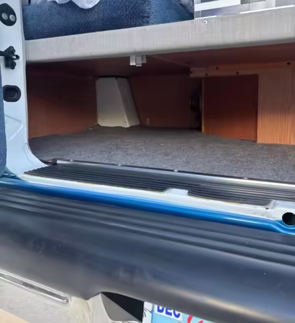 2000 Dodge Ram Van B3500 — photo 44