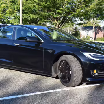 2017 Tesla Model S 75D — photo 2