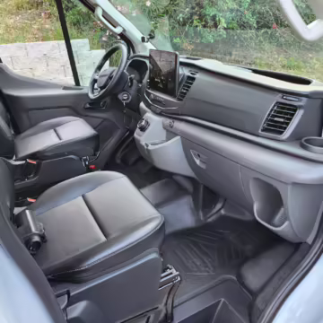 2022 Ford E-Transit 350 — photo 44