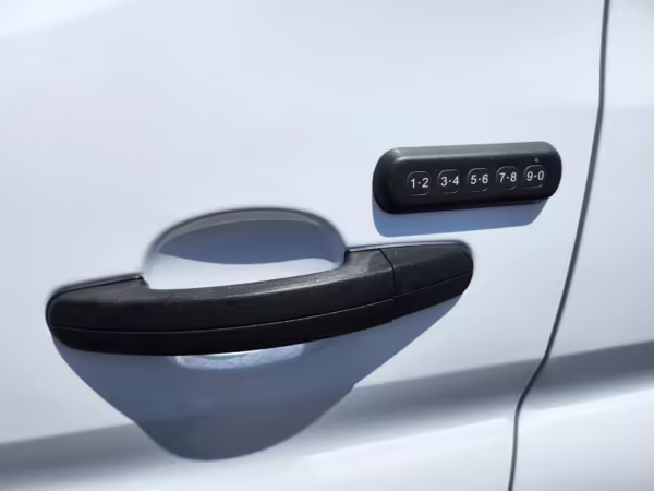 2022 Ford E-Transit 350 — photo 6