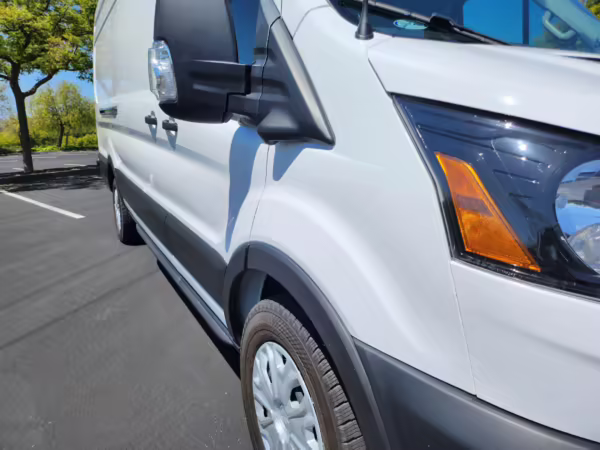 2022 Ford E-Transit 350 — photo 8