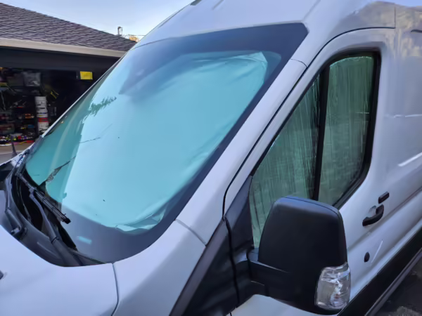 2022 Ford E-Transit 350 — photo 11