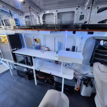 2022 Ford E-Transit 350 — photo 68