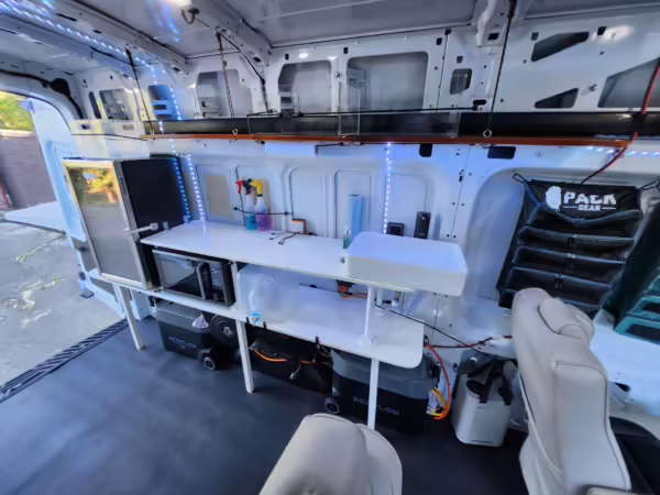 2022 Ford E-Transit 350 — photo 68