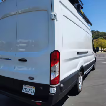 2022 Ford E-Transit 350 — photo 13