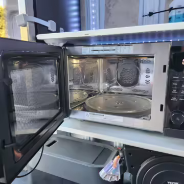 2022 Ford E-Transit 350 — photo 70