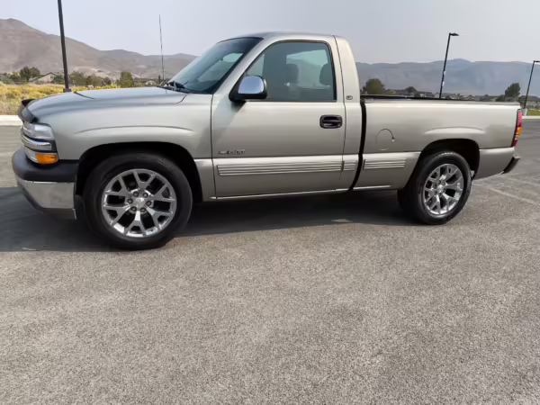 2001 Chevrolet Silverado LS 1500 — photo 26