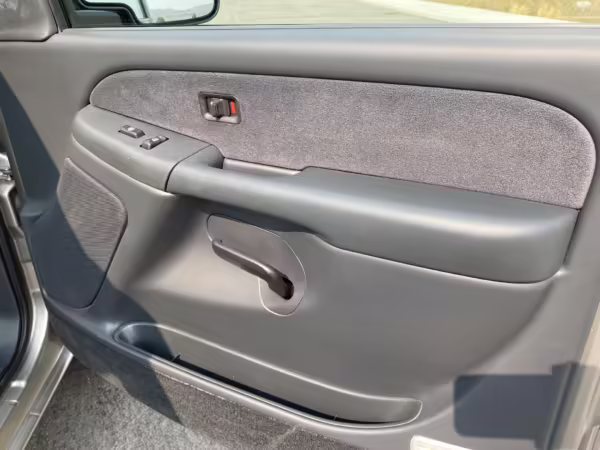2001 Chevrolet Silverado LS 1500 — photo 43