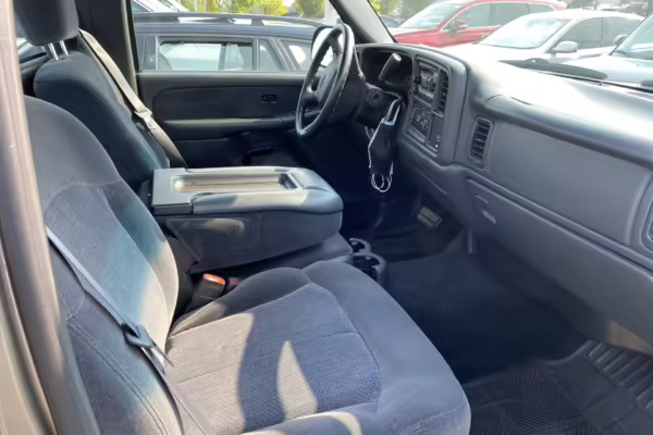 2001 Chevrolet Silverado LS 1500 — photo 33