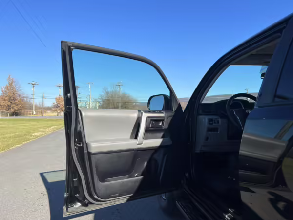 2011 Toyota 4Runner SR5 4×4 — photo 45