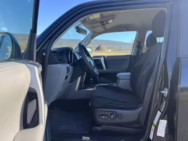 2011 Toyota 4Runner SR5 4×4 — photo 52