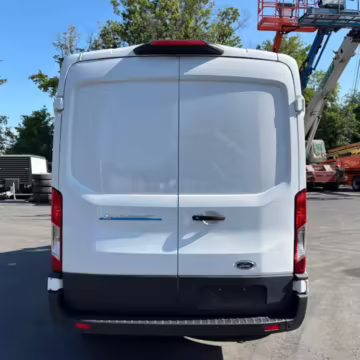 2022 Ford E-Transit 350 — photo 8