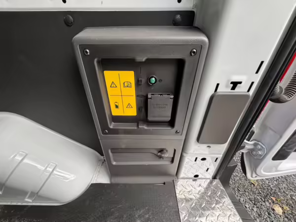 2022 Ford E-Transit 350 — photo 13