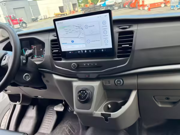 2022 Ford E-Transit 350 — photo 19