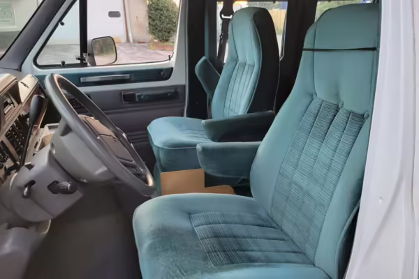 1996 Dodge Ram Van B3500 — photo 53