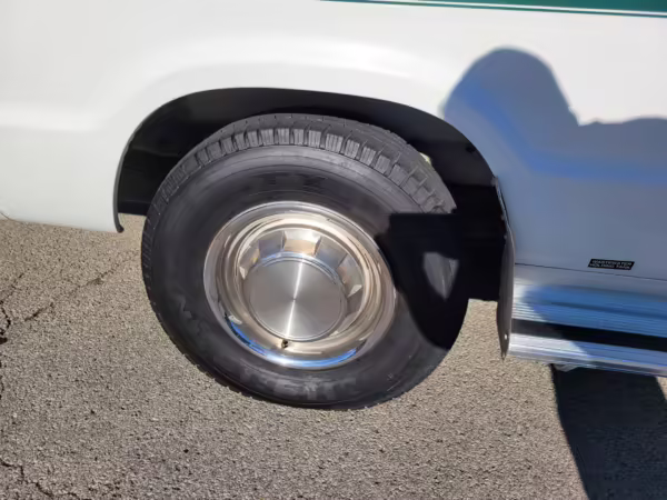 1996 Dodge Ram Van B3500 — photo 21
