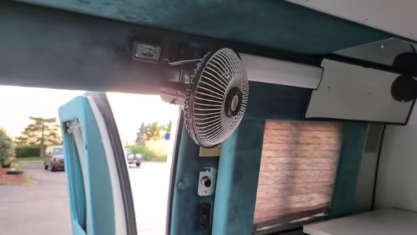 1996 Dodge Ram Van B3500 — photo 34