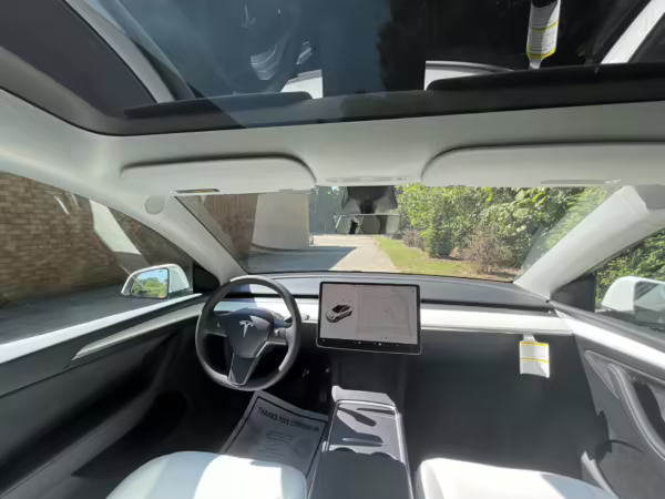 2022 Tesla Model Y Long Range AWD — photo 34