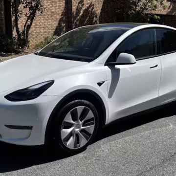 2022 Tesla Model Y Long Range AWD — photo 20