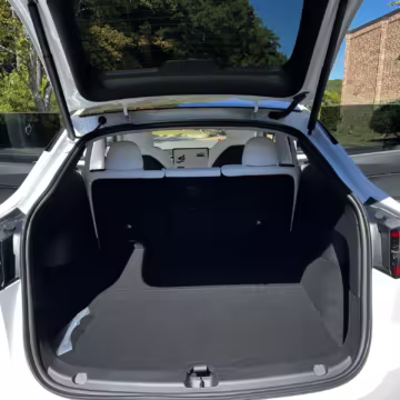2022 Tesla Model Y Long Range AWD — photo 32