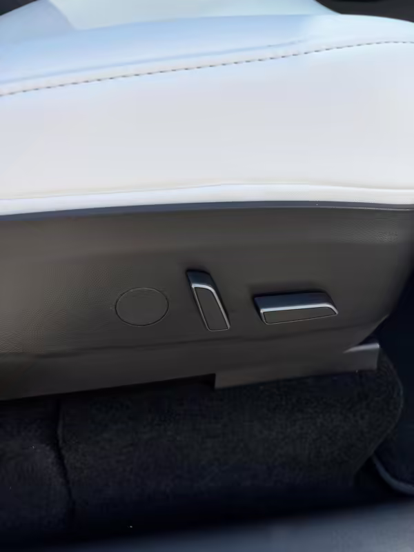 2022 Tesla Model Y Long Range AWD — photo 39