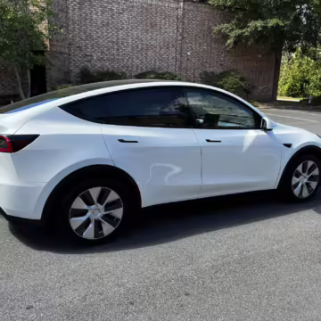 2022 Tesla Model Y Long Range AWD — photo 18