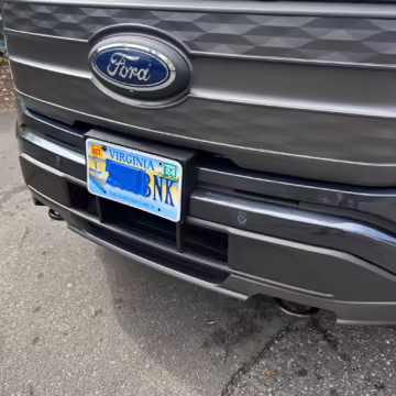 2022 Ford F-150 Lightning Lariat — photo 7