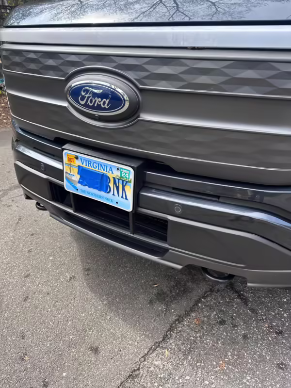2022 Ford F-150 Lightning Lariat — photo 7