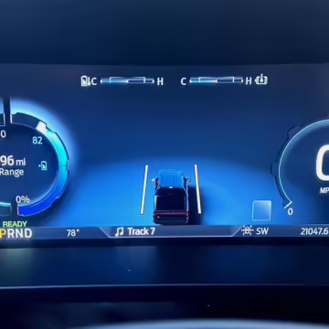 2022 Ford F-150 Lightning Lariat — photo 8