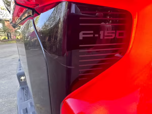 2022 Ford F-150 Lightning Lariat — photo 24