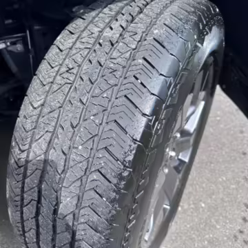 2022 Ford F-150 Lightning Lariat — photo 16
