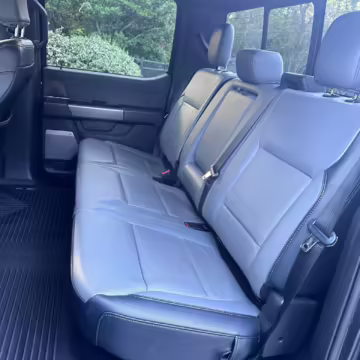 2022 Ford F-150 Lightning Lariat — photo 18