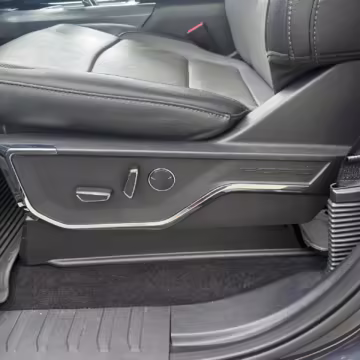 2022 Ford F-150 Lightning Lariat — photo 54