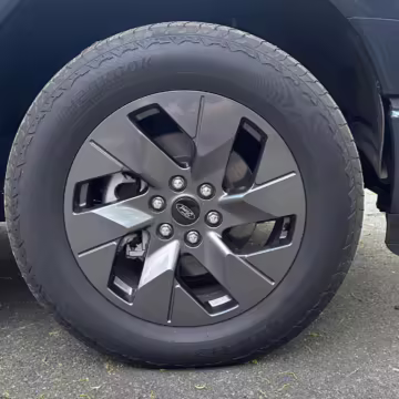 2022 Ford F-150 Lightning Lariat — photo 64