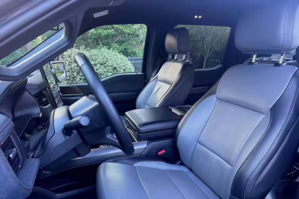 2022 Ford F-150 Lightning Lariat — photo 73