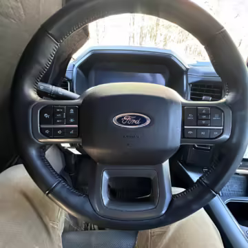 2022 Ford F-150 Lightning Lariat — photo 84