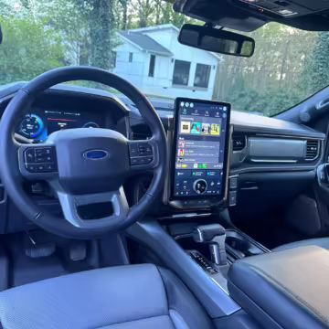 2022 Ford F-150 Lightning Lariat — photo 86