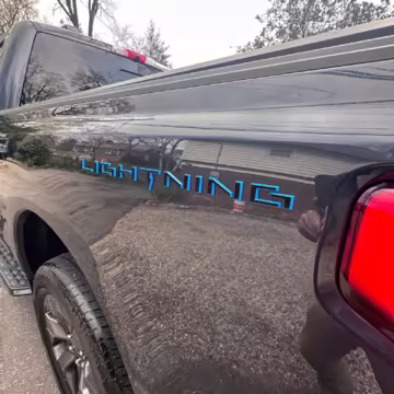 2022 Ford F-150 Lightning Lariat — photo 120