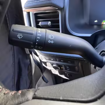 2022 Ford F-150 Lightning Lariat — photo 33