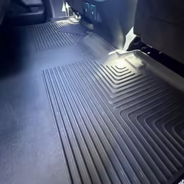 2022 Ford F-150 Lightning Lariat — photo 34