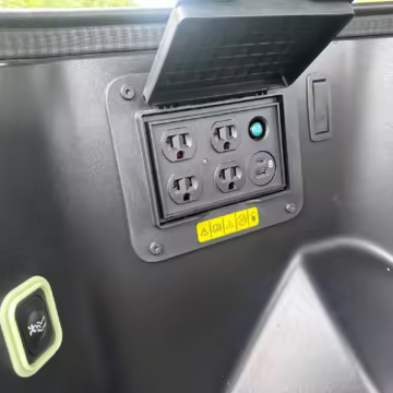 2022 Ford F-150 Lightning Lariat — photo 62