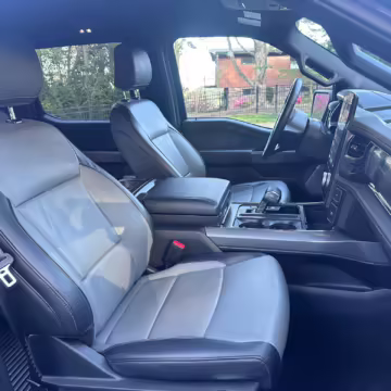 2022 Ford F-150 Lightning Lariat — photo 67